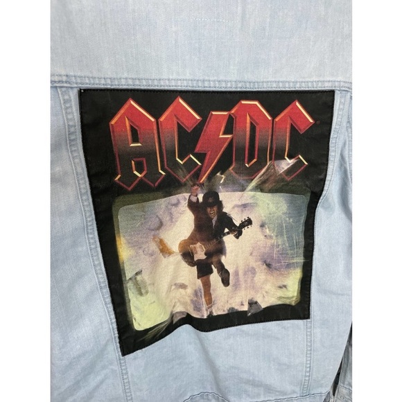 AC/DC DENIM JACKET EMBELLISHED WITH 17 PATCHES & 2 BUTTONS/PINS AND BACK ART - Picture 7 of 12